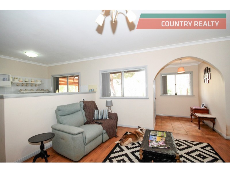 123 Julimar Road, Toodyay WA 6566