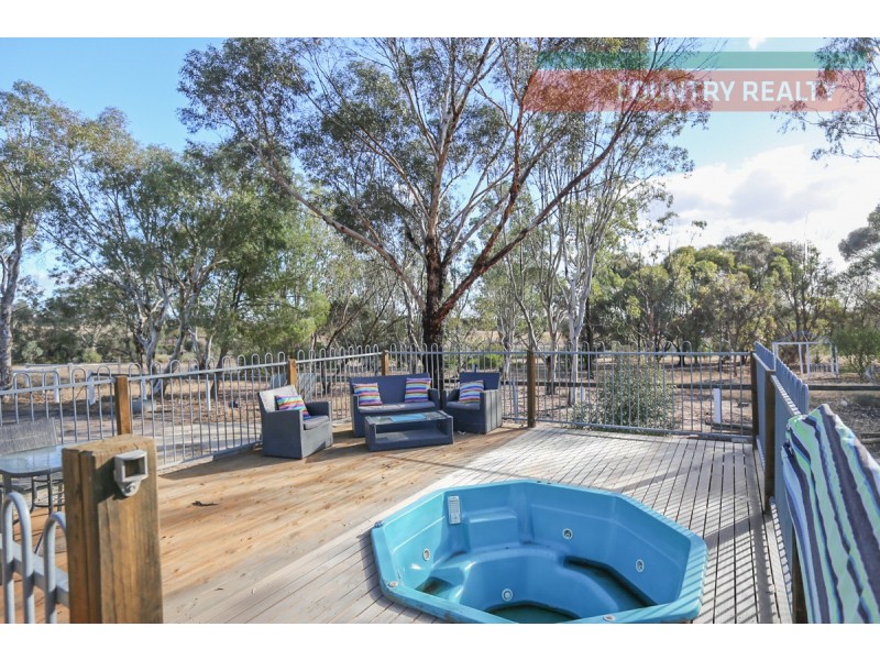 36 Ninth Road, Toodyay WA 6566