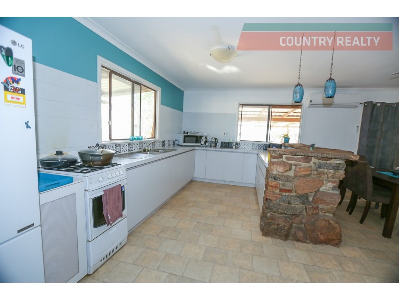 36 Ninth Road, Toodyay WA 6566