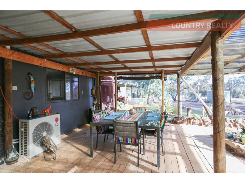 36 Ninth Road, Toodyay WA 6566