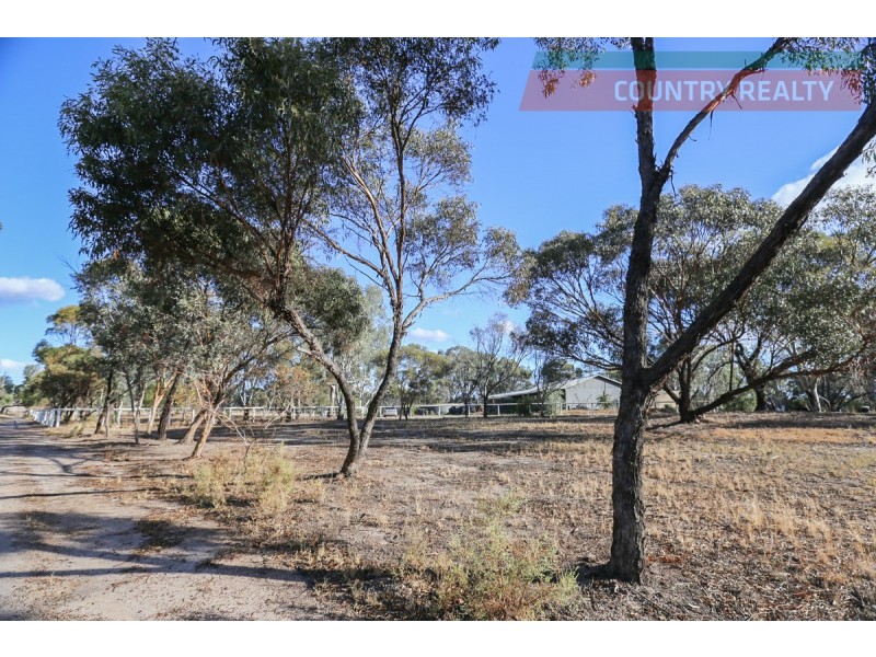 36 Ninth Road, Toodyay WA 6566