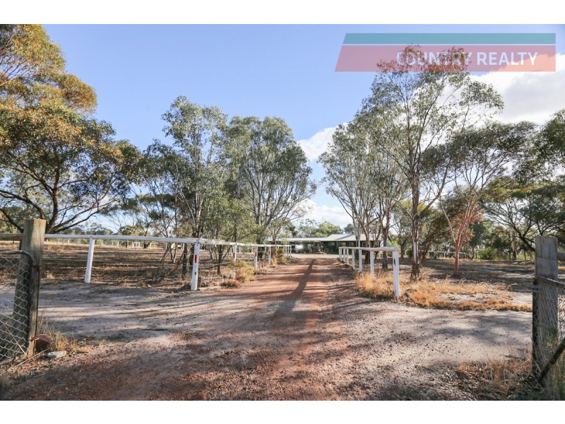 36 Ninth Road, Toodyay WA 6566