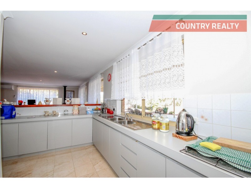 613 Golf Links Road, Wundowie WA 6560