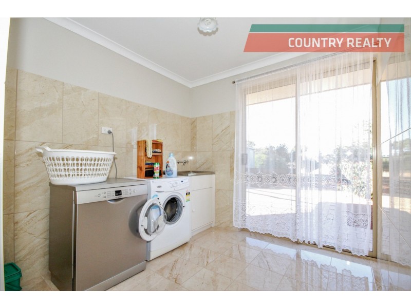 613 Golf Links Road, Wundowie WA 6560