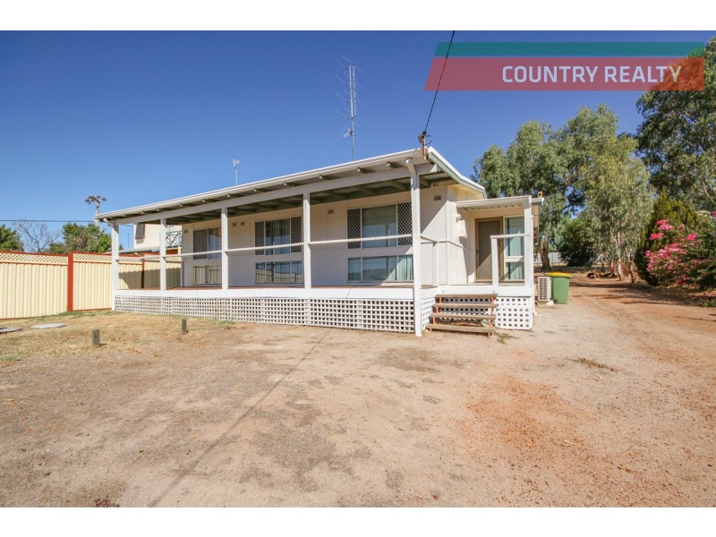 42 Cowan Road, York WA 6302