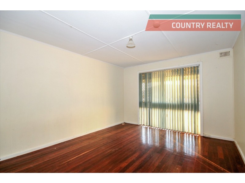 42 Cowan Road, York WA 6302