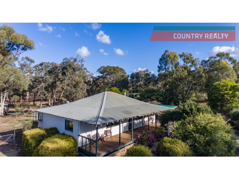 4 Bridgeman Road, Bakers Hill WA 6562