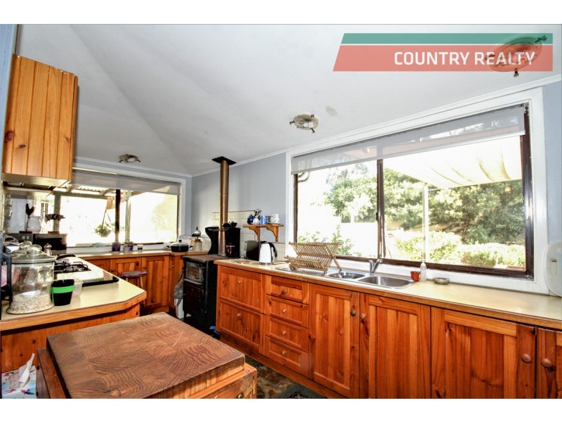 4 Bridgeman Road, Bakers Hill WA 6562