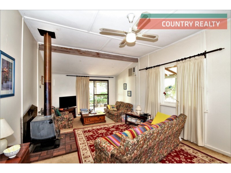 4 Bridgeman Road, Bakers Hill WA 6562