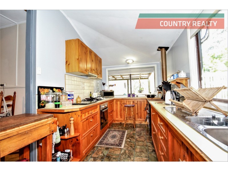 4 Bridgeman Road, Bakers Hill WA 6562