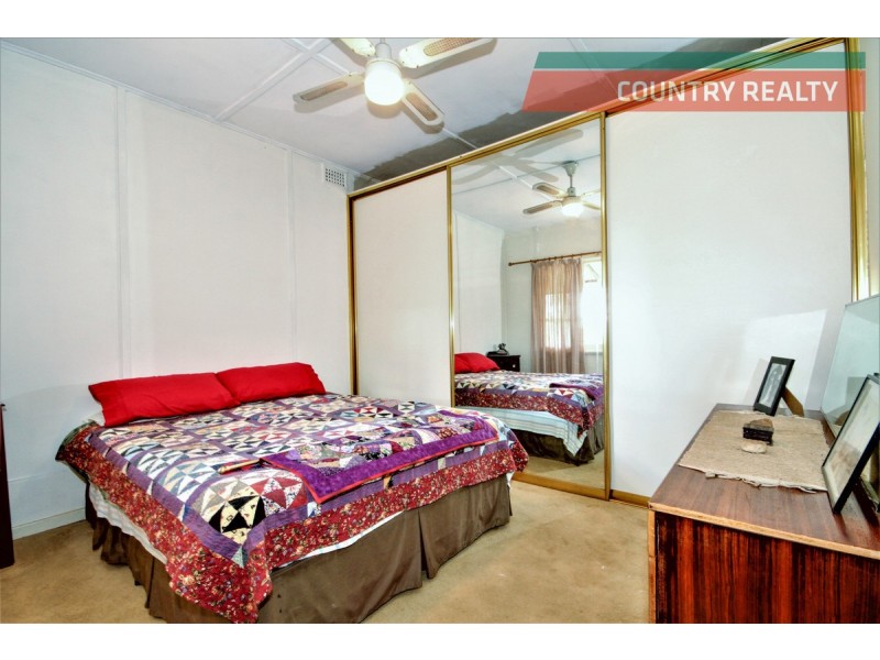 4 Bridgeman Road, Bakers Hill WA 6562