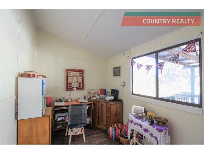 4 Bridgeman Road, Bakers Hill WA 6562