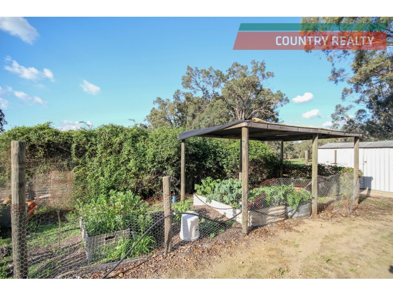 4 Bridgeman Road, Bakers Hill WA 6562