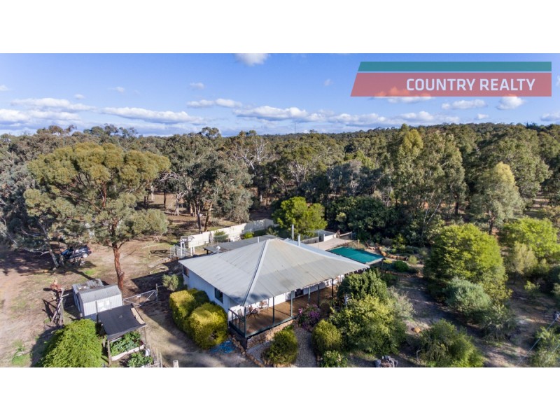 4 Bridgeman Road, Bakers Hill WA 6562