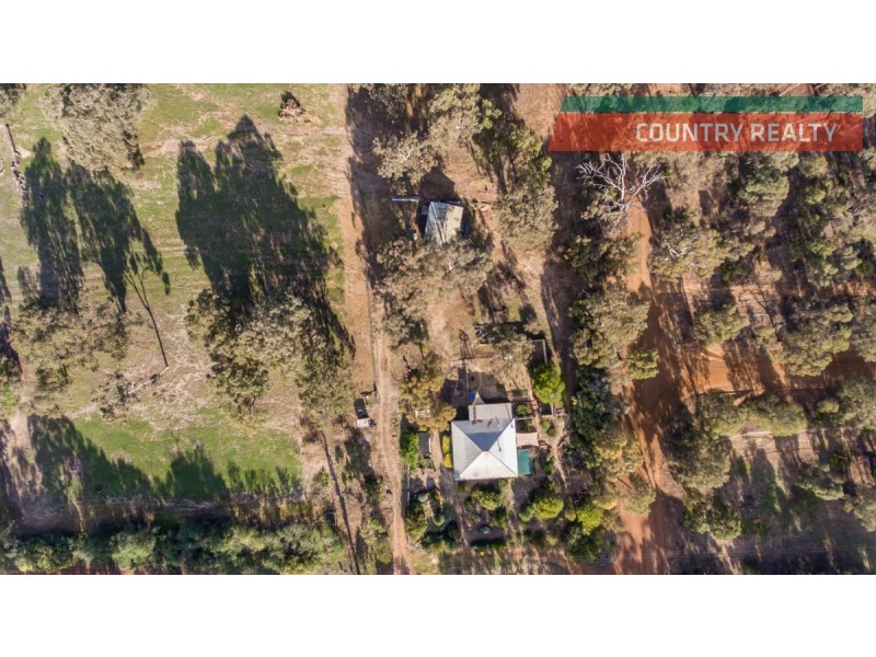 4 Bridgeman Road, Bakers Hill WA 6562