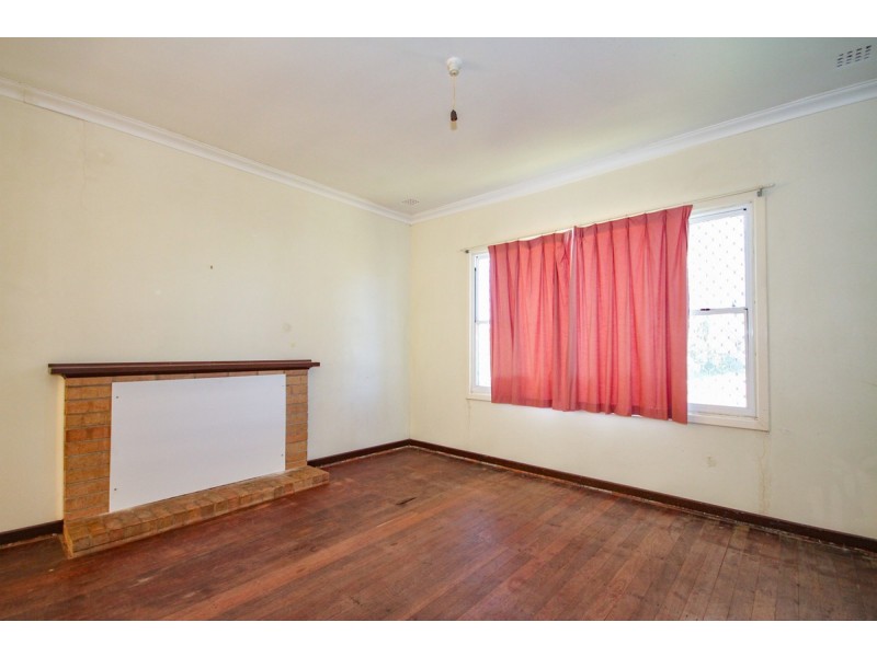 6 Strickland Avenue, Northam WA 6401