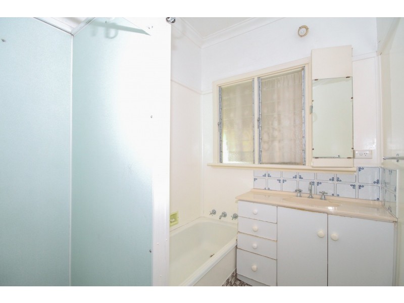 6 Strickland Avenue, Northam WA 6401