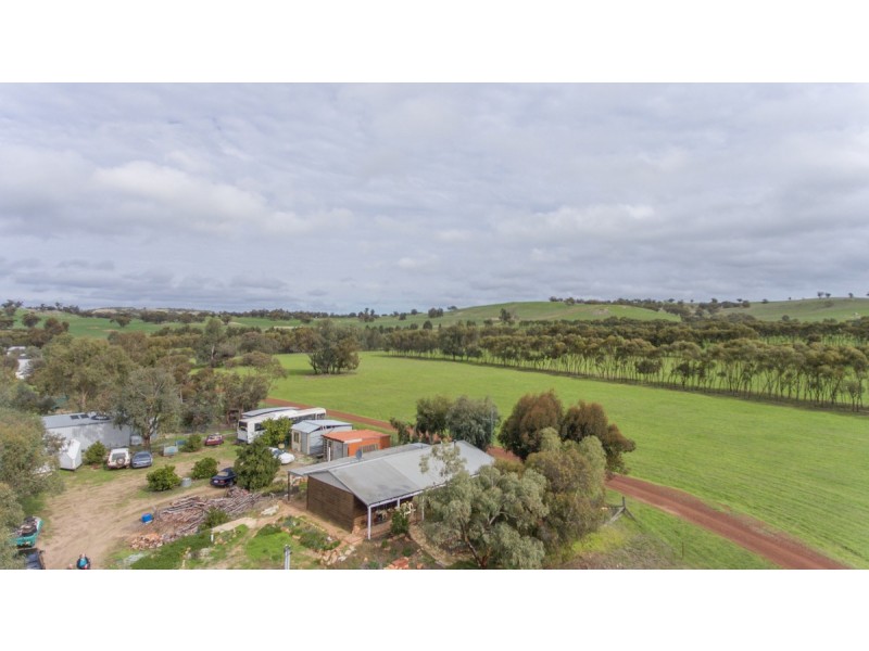 11 Fettlers Lane, Spencers Brook WA 6401