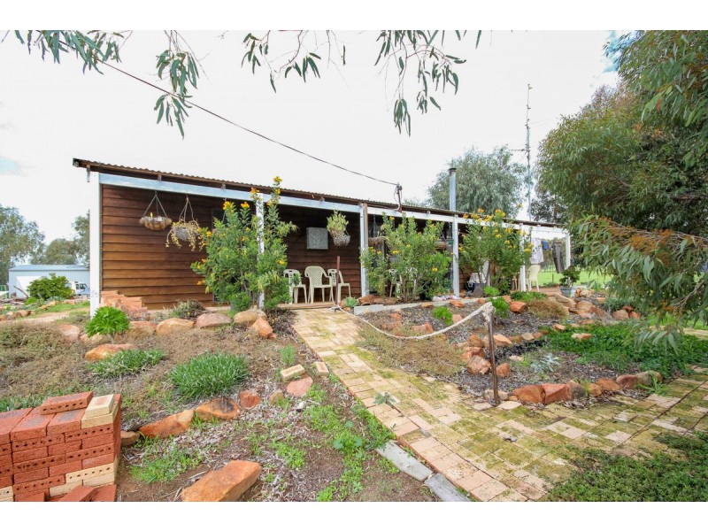 11 Fettlers Lane, Spencers Brook WA 6401