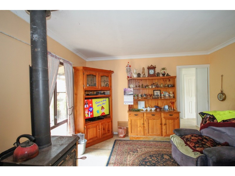 11 Fettlers Lane, Spencers Brook WA 6401