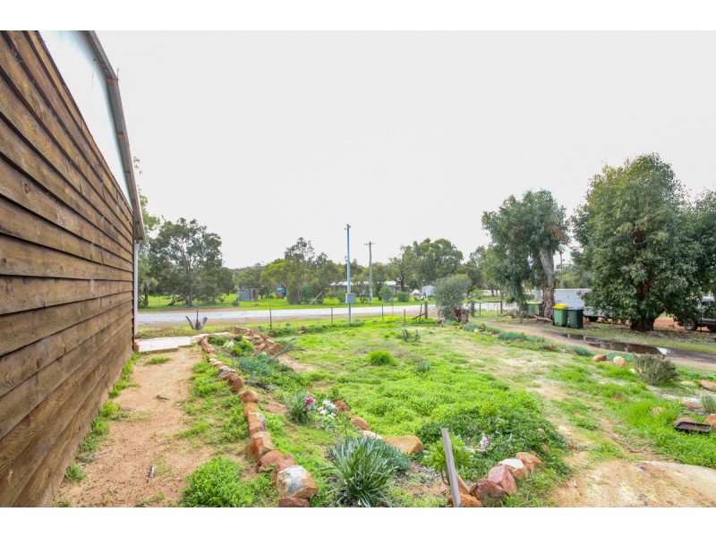 11 Fettlers Lane, Spencers Brook WA 6401