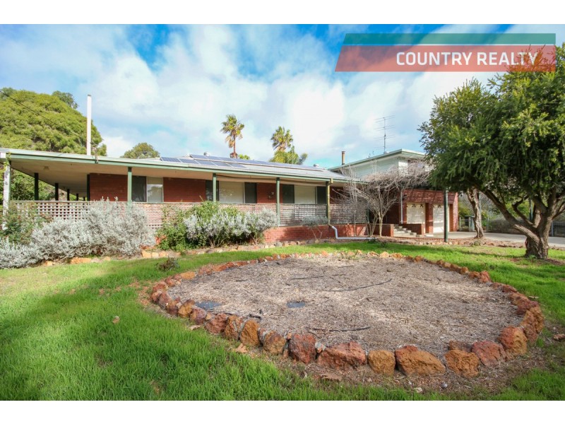 17 Brockman Street, Bakers Hill WA 6562