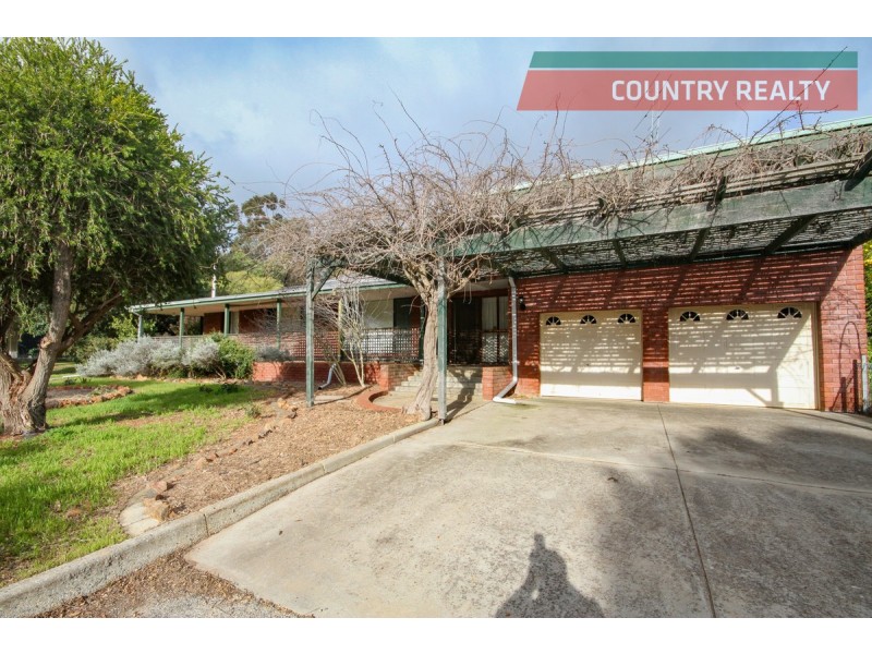 17 Brockman Street, Bakers Hill WA 6562