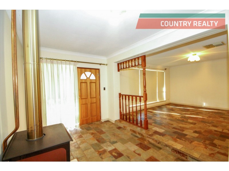 17 Brockman Street, Bakers Hill WA 6562