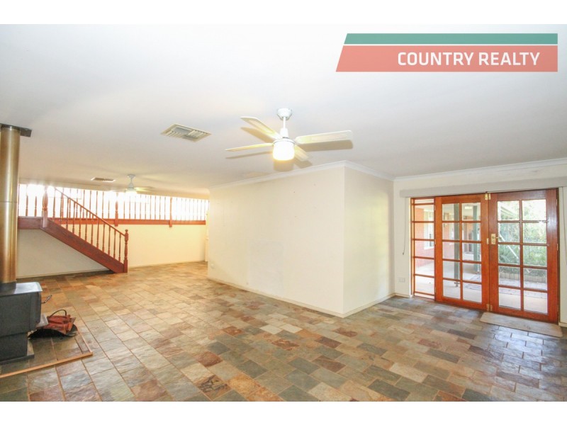 17 Brockman Street, Bakers Hill WA 6562