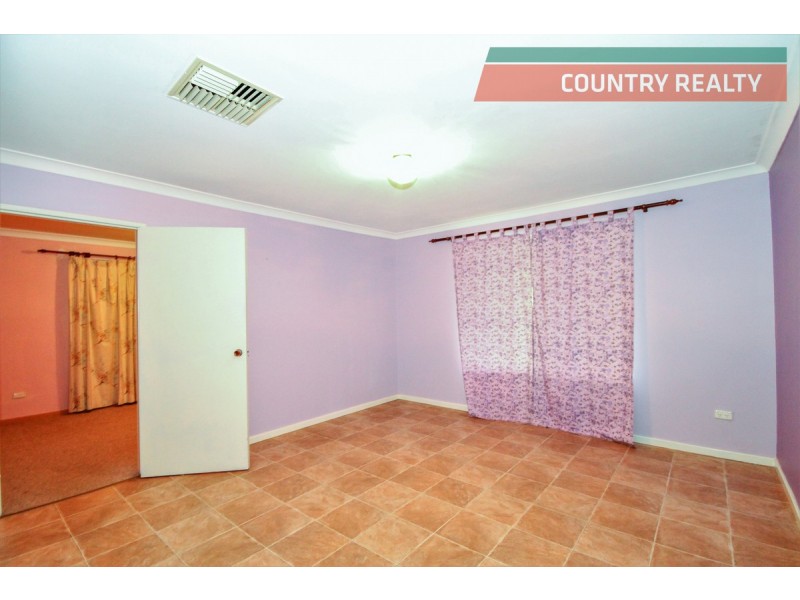 17 Brockman Street, Bakers Hill WA 6562