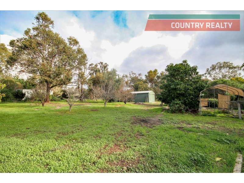 17 Brockman Street, Bakers Hill WA 6562