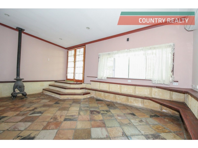 13 Lockyer Avenue, Northam WA 6401