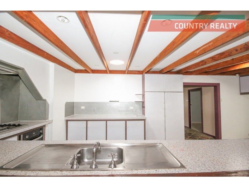 13 Lockyer Avenue, Northam WA 6401