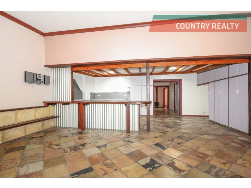 13 Lockyer Avenue, Northam WA 6401