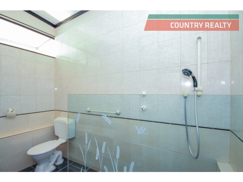 13 Lockyer Avenue, Northam WA 6401