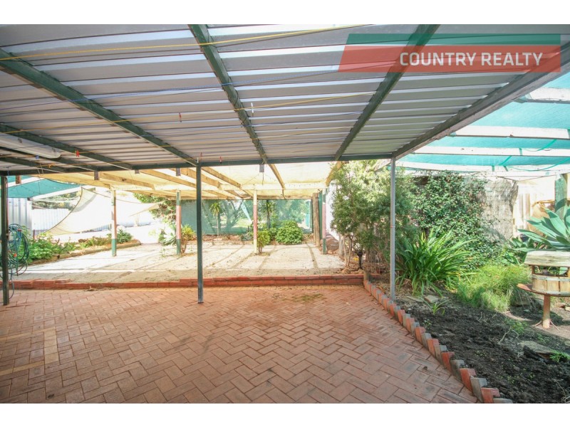 13 Lockyer Avenue, Northam WA 6401