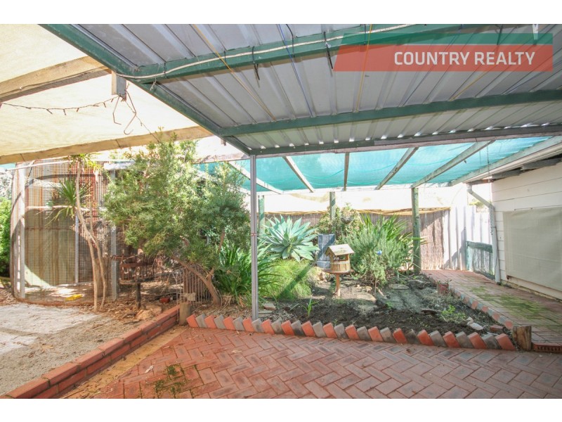 13 Lockyer Avenue, Northam WA 6401