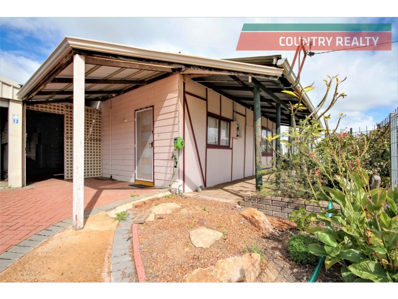 13 Lockyer Avenue, Northam WA 6401