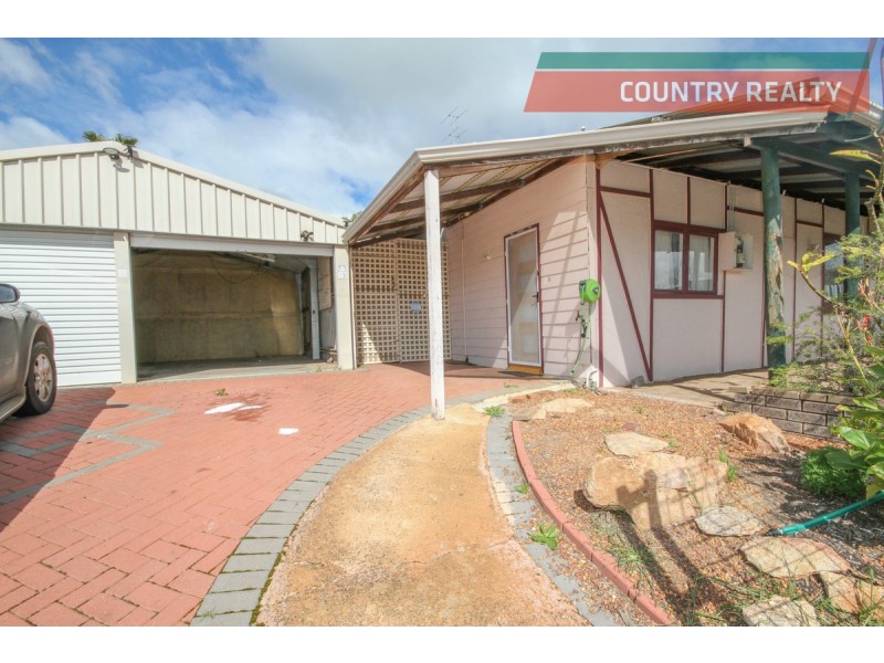 13 Lockyer Avenue, Northam WA 6401