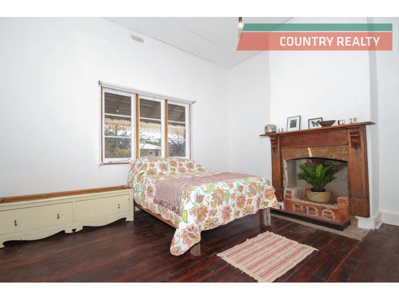 236 Avon Terrace, York WA 6302