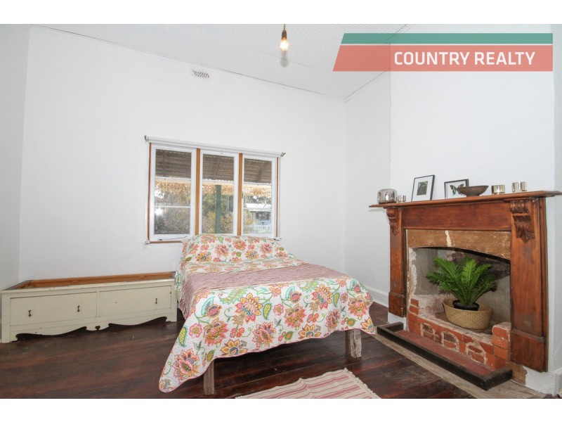 236 Avon Terrace, York WA 6302