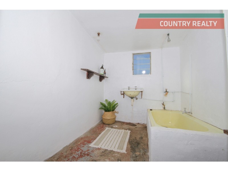 236 Avon Terrace, York WA 6302