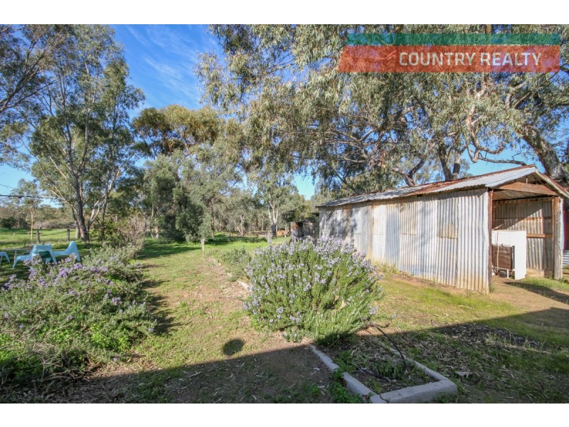 236 Avon Terrace, York WA 6302