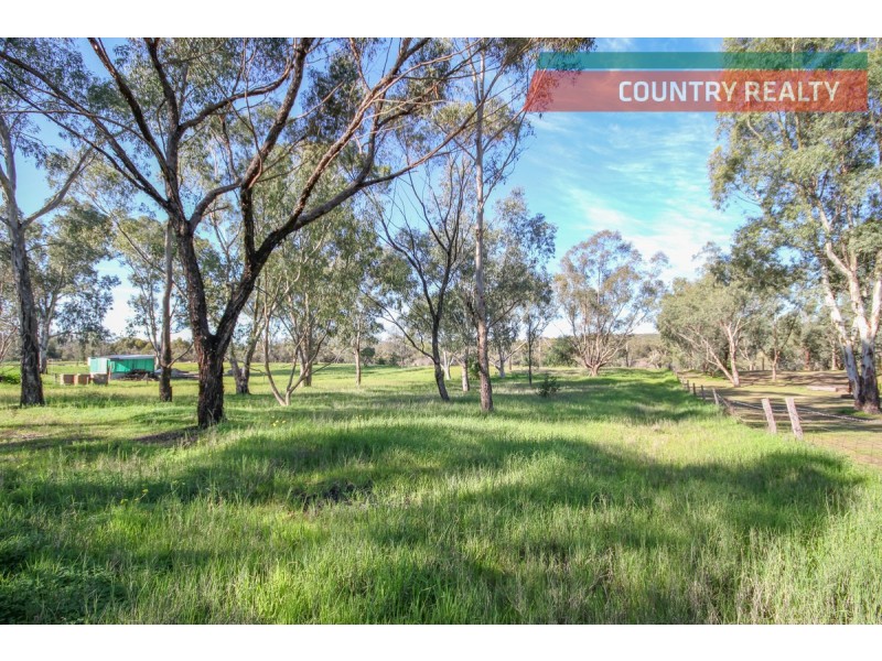 236 Avon Terrace, York WA 6302