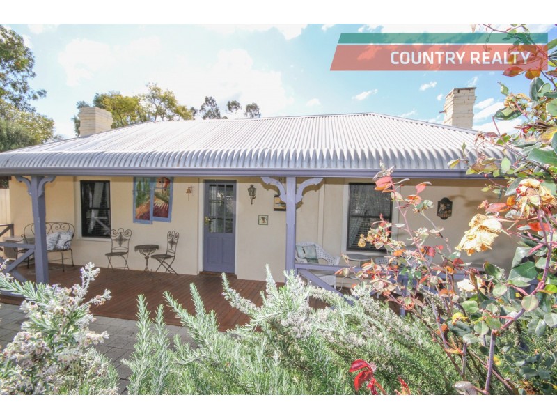 11 & 13 Mansfield Street, York WA 6302