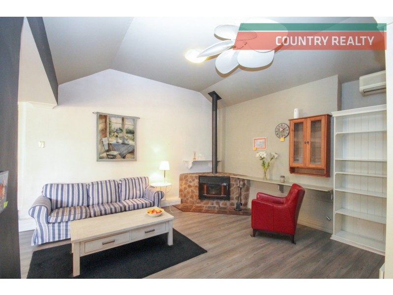 11 & 13 Mansfield Street, York WA 6302