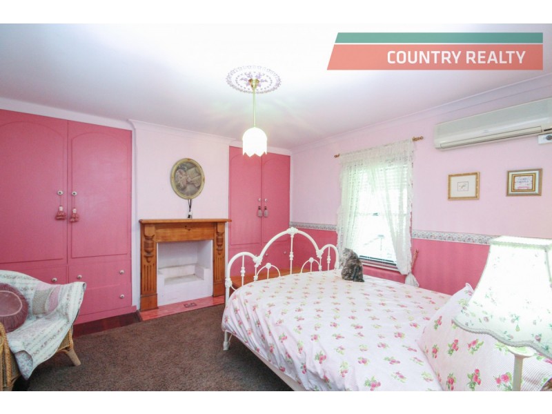 11 & 13 Mansfield Street, York WA 6302