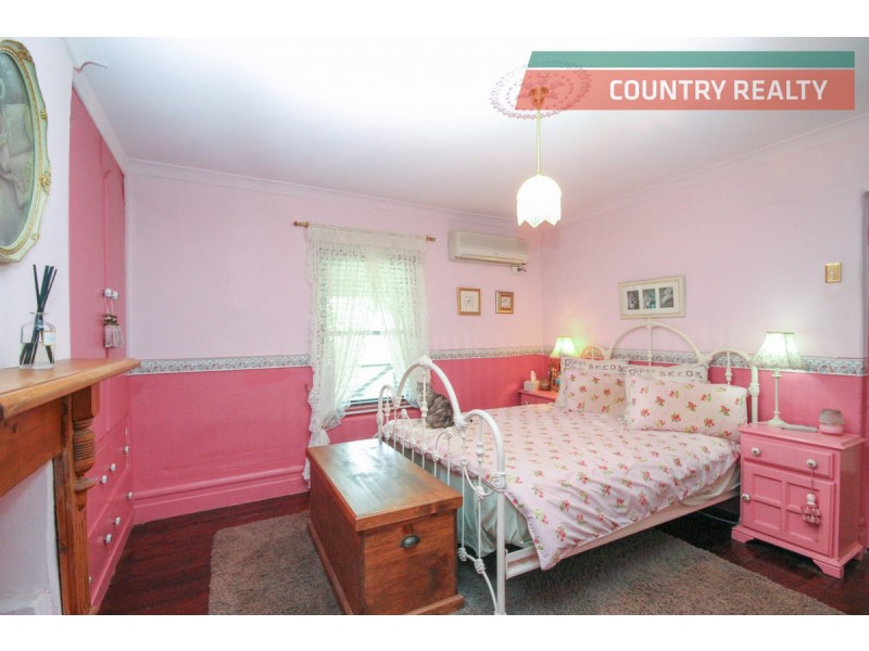 11 & 13 Mansfield Street, York WA 6302