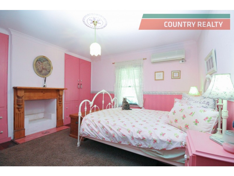 11 & 13 Mansfield Street, York WA 6302