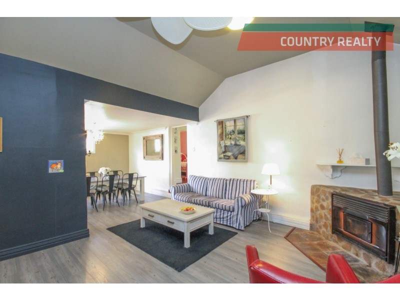 11 & 13 Mansfield Street, York WA 6302